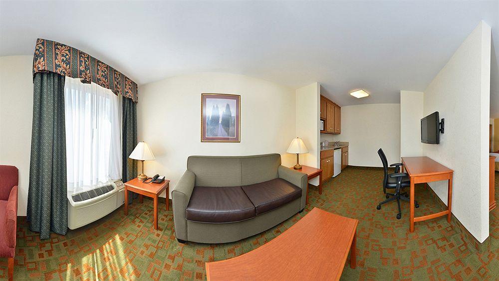 Holiday Inn Express Hotel & Suites Petersburg/Dinwiddie By Ihg Kültér fotó